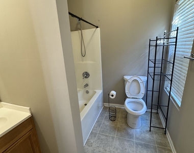 376 Pointe Circle Bl 3 - Photo Thumbnail 13