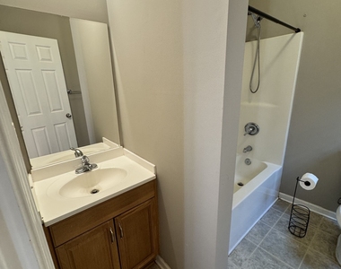 376 Pointe Circle Bl 3 - Photo Thumbnail 12