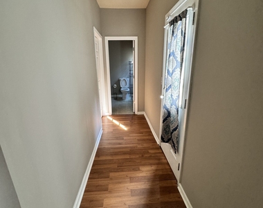 376 Pointe Circle Bl 3 - Photo Thumbnail 8