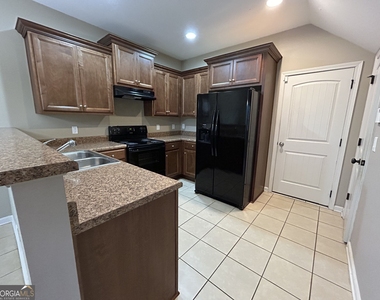 607 Summit Point - Photo Thumbnail 1