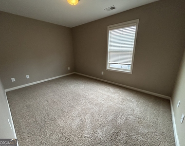 607 Summit Point - Photo Thumbnail 14