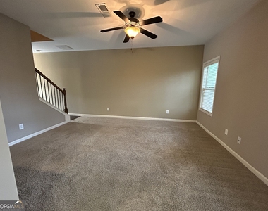 607 Summit Point - Photo Thumbnail 4