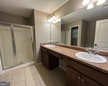 607 Summit Point - Photo Thumbnail 9