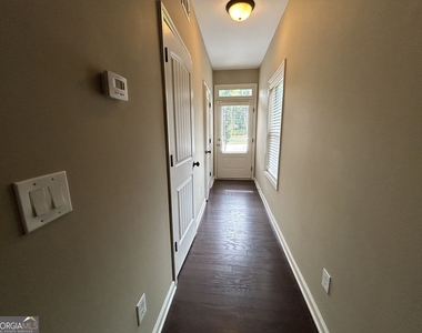 607 Summit Point - Photo Thumbnail 7