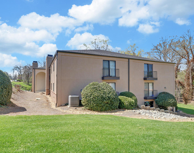 605 Candler Street - Photo Thumbnail 23