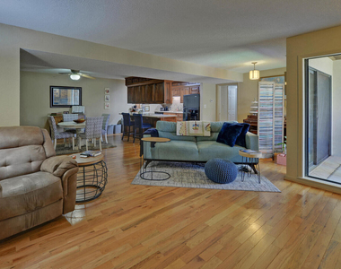 605 Candler Street - Photo Thumbnail 2