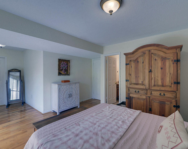 605 Candler Street - Photo Thumbnail 11