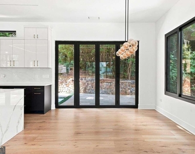 4250 Carmain Drive Ne - Photo Thumbnail 13