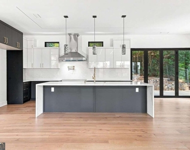 4250 Carmain Drive Ne - Photo Thumbnail 6