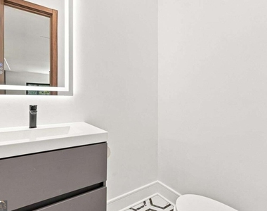 4250 Carmain Drive Ne - Photo Thumbnail 21