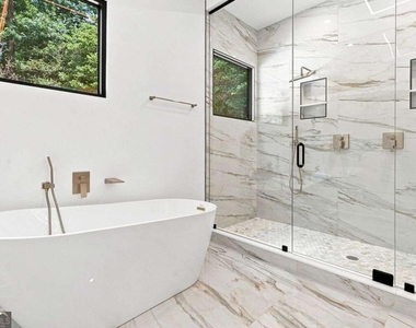 4250 Carmain Drive Ne - Photo Thumbnail 27