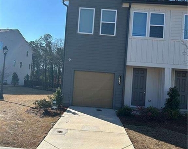 1507 Albert Lane Nw - Photo Thumbnail 3