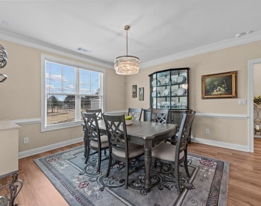 1011 Lofter Place - Photo Thumbnail 20