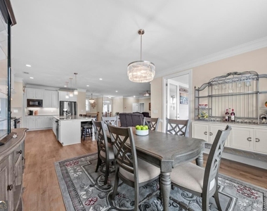 1011 Lofter Place - Photo Thumbnail 18