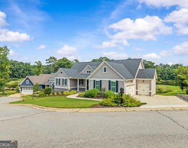 1011 Lofter Place - Photo Thumbnail 2