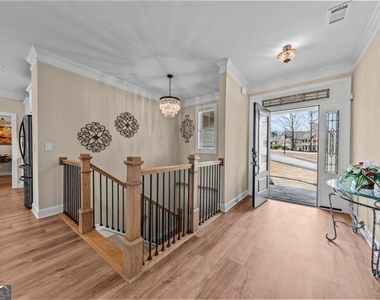 1011 Lofter Place - Photo Thumbnail 8