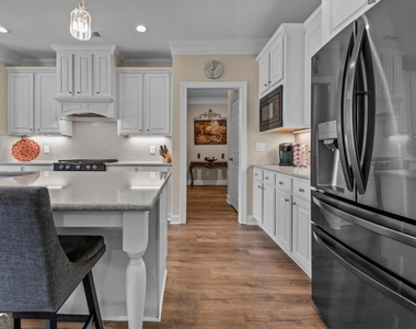 1011 Lofter Place - Photo Thumbnail 34