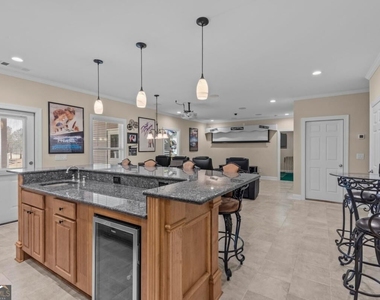 1011 Lofter Place - Photo Thumbnail 44