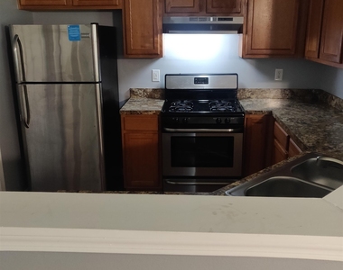 679 Shadow Lakes Drive - Photo Thumbnail 4