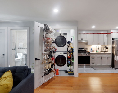 518 Lafayette Avenue - Photo Thumbnail 3