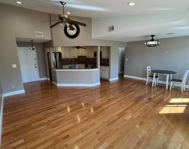 206 Drake Ln - Photo Thumbnail 7