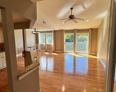 206 Drake Ln - Photo Thumbnail 3
