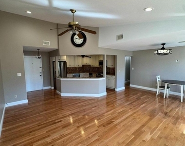 206 Drake Ln - Photo Thumbnail 8