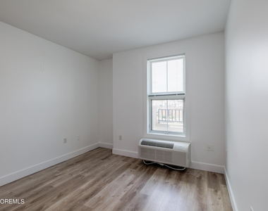 126 Main Street - Photo Thumbnail 5