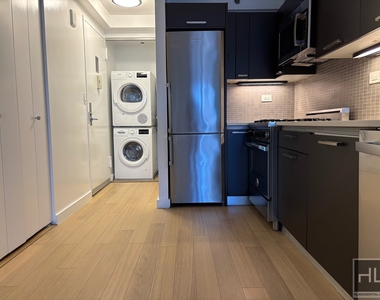 East 39th Street - Photo Thumbnail 2