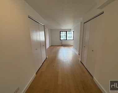East 39th Street - Photo Thumbnail 3
