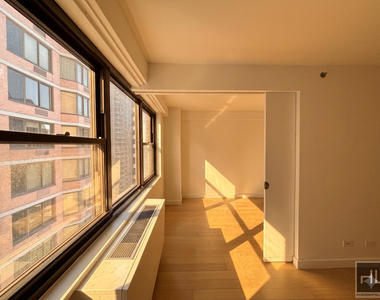 East 39th Street - Photo Thumbnail 1