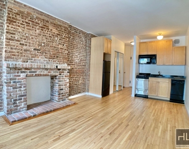 East 84 Street - Photo Thumbnail 1