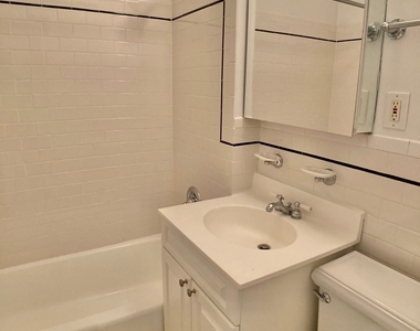 East 84 Street - Photo Thumbnail 2