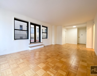 East 55 Street - Photo Thumbnail 1