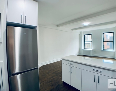 East 37 Street - Photo Thumbnail 2