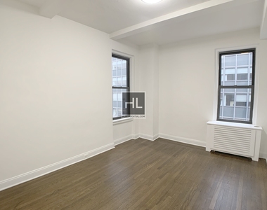 East 46 Street - Photo Thumbnail 1
