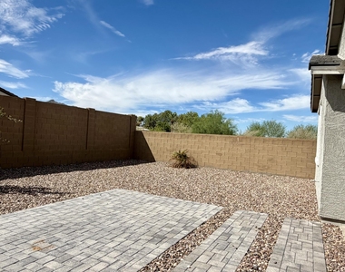 1659 W Paseo Way - Photo Thumbnail 18