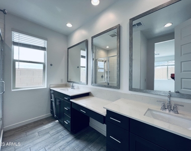 1659 W Paseo Way - Photo Thumbnail 13