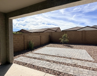1659 W Paseo Way - Photo Thumbnail 17