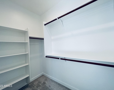 1659 W Paseo Way - Photo Thumbnail 16
