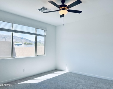 1659 W Paseo Way - Photo Thumbnail 12