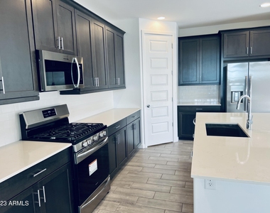1659 W Paseo Way - Photo Thumbnail 6