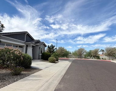 1659 W Paseo Way - Photo Thumbnail 22