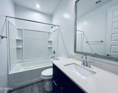 1659 W Paseo Way - Photo Thumbnail 15