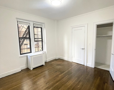 West 12 Street - Photo Thumbnail 3