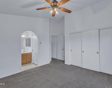 3072 W Lone Cactus Drive - Photo Thumbnail 14
