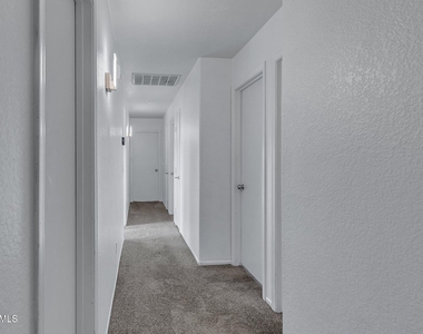 3072 W Lone Cactus Drive - Photo Thumbnail 11