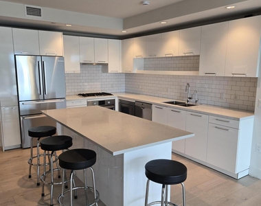 4422 N 75th Street - Photo Thumbnail 1
