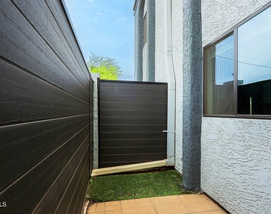 3501 N 64th Street - Photo Thumbnail 9