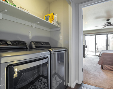 7318 E Palo Verde Drive - Photo Thumbnail 11